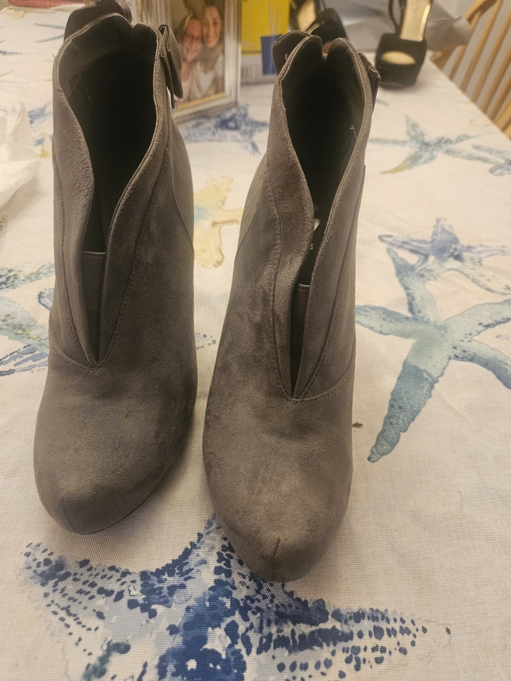 Apt. 9 Gray Suede V-Cut Ankle Booties. Very Good Condition.
